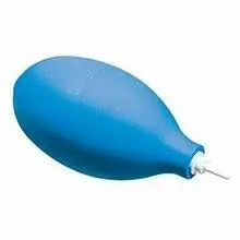 Hearing aid cleaner